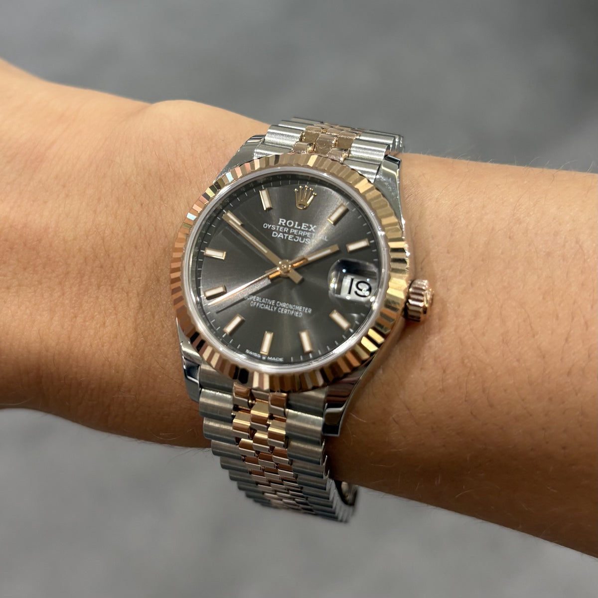 Pre-Owned Rolex Steel &amp; Rose Gold 31mm 'Midsize' Datejust 278271