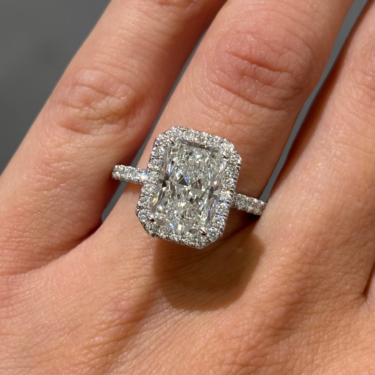 Platinum 3.53ct E VS2 Lab-Grown Radiant Cut Diamond Halo Style Ring