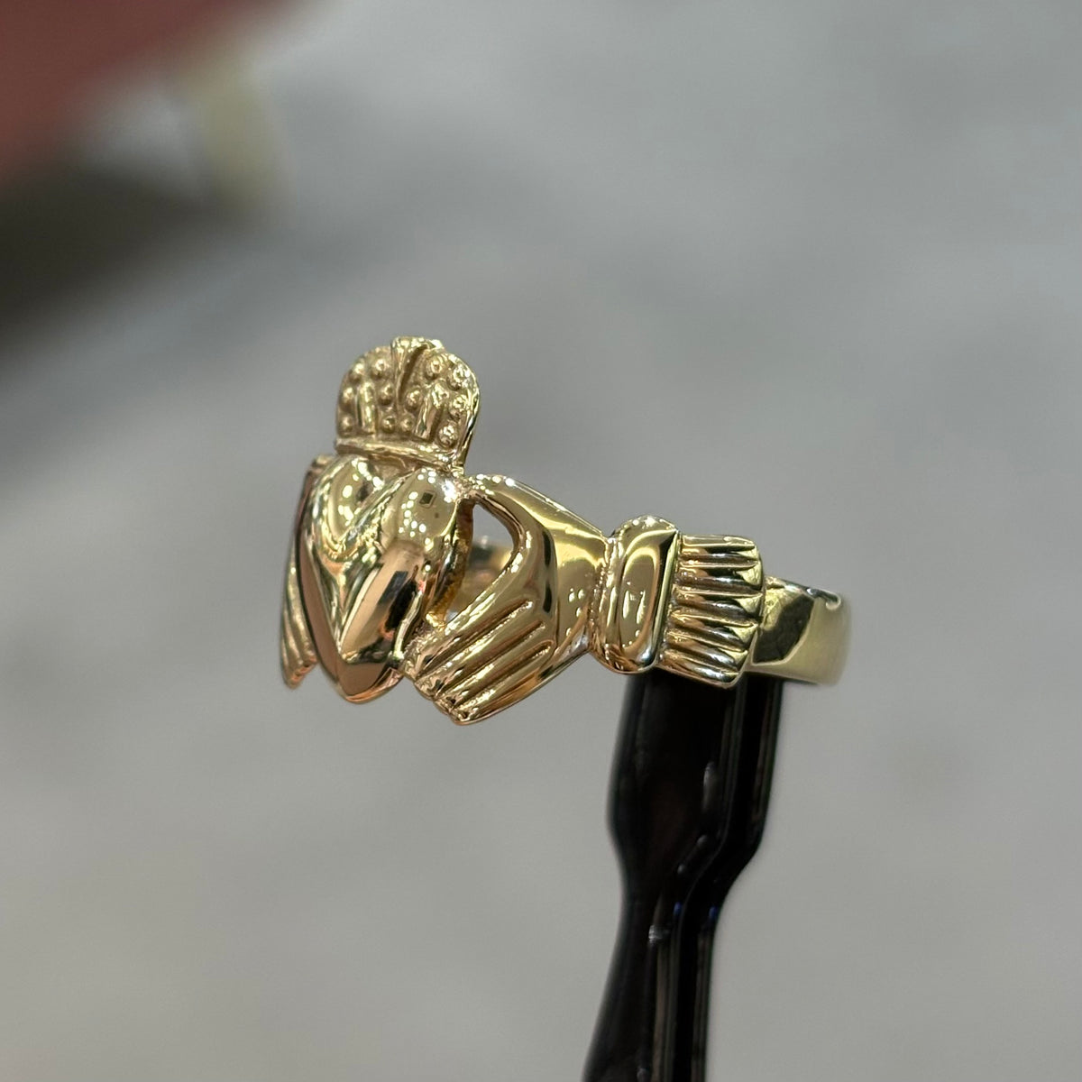 Pre-Owned 9ct Yellow Gold Genuine ‘MADE IN GALWAY’ Irish Claddagh Ring 5.5g