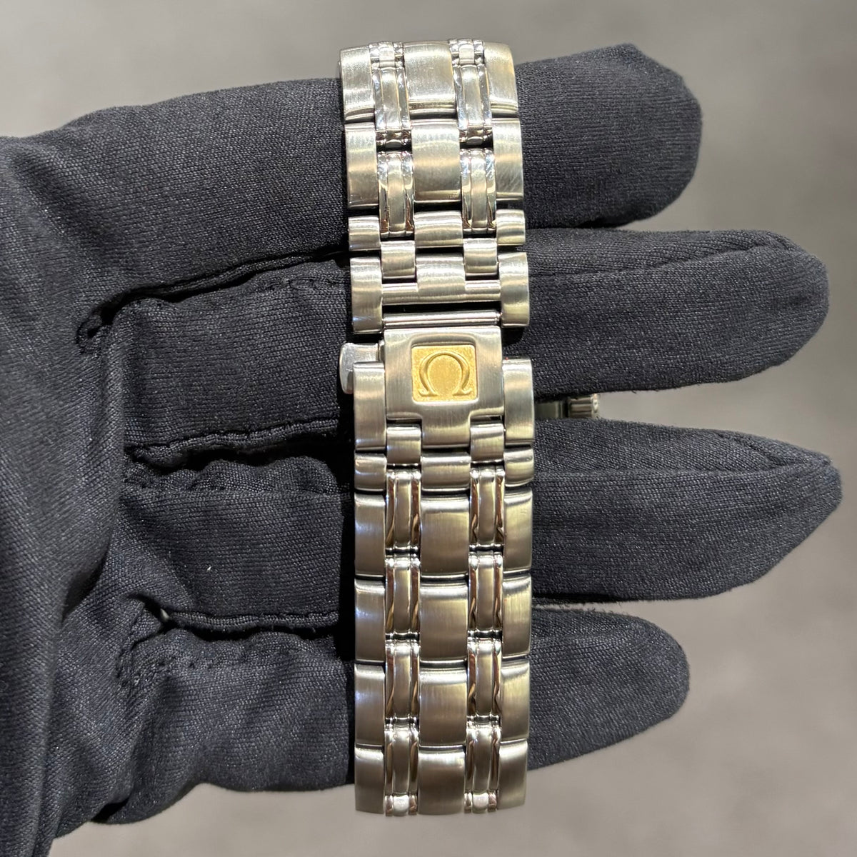 Pre-Owned Omega Seamaster Quartz 2511