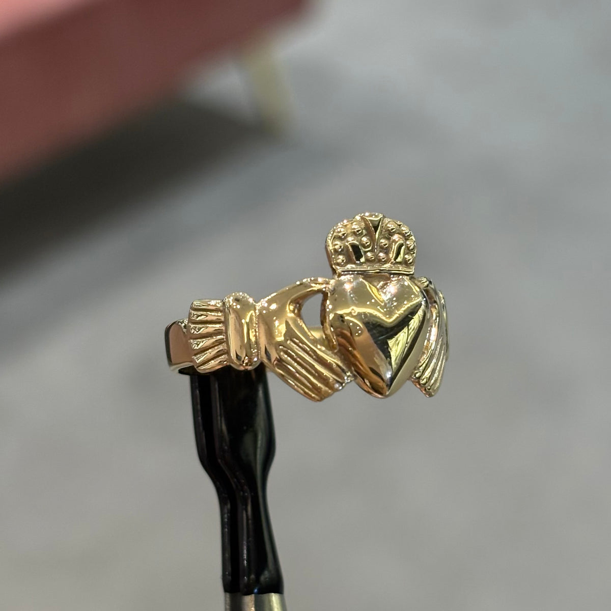 Pre-Owned 9ct Yellow Gold Genuine ‘MADE IN GALWAY’ Irish Claddagh Ring 5.5g