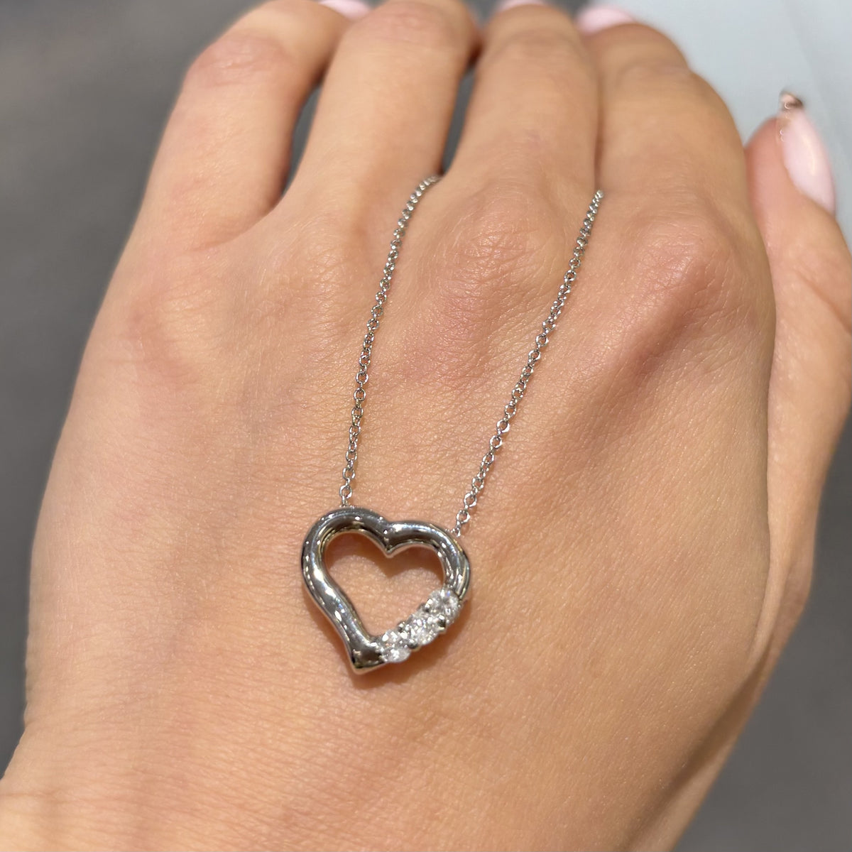 Pre-Owned 9ct White Gold 0.25ct Diamond Open Heart Pendant