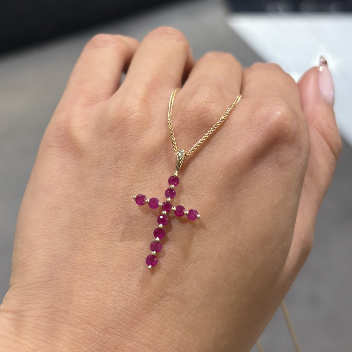 Pre-Owned 9ct Yellow Gold 1.00ct Ruby Cross