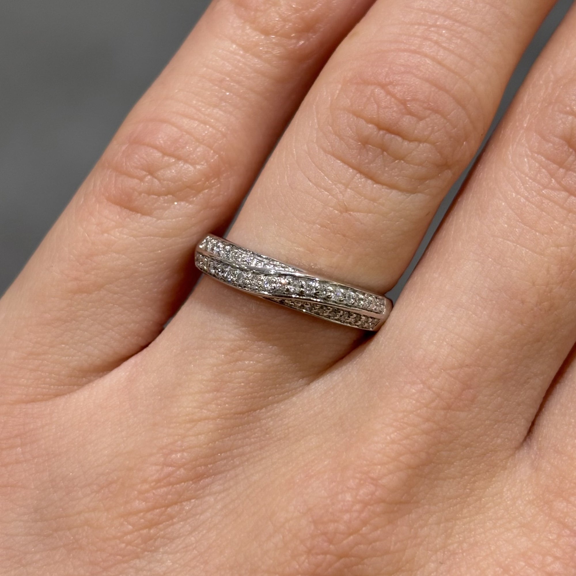 Pre-Owned 9ct White Gold 0.13ct Diamond 2 Row Band Ring