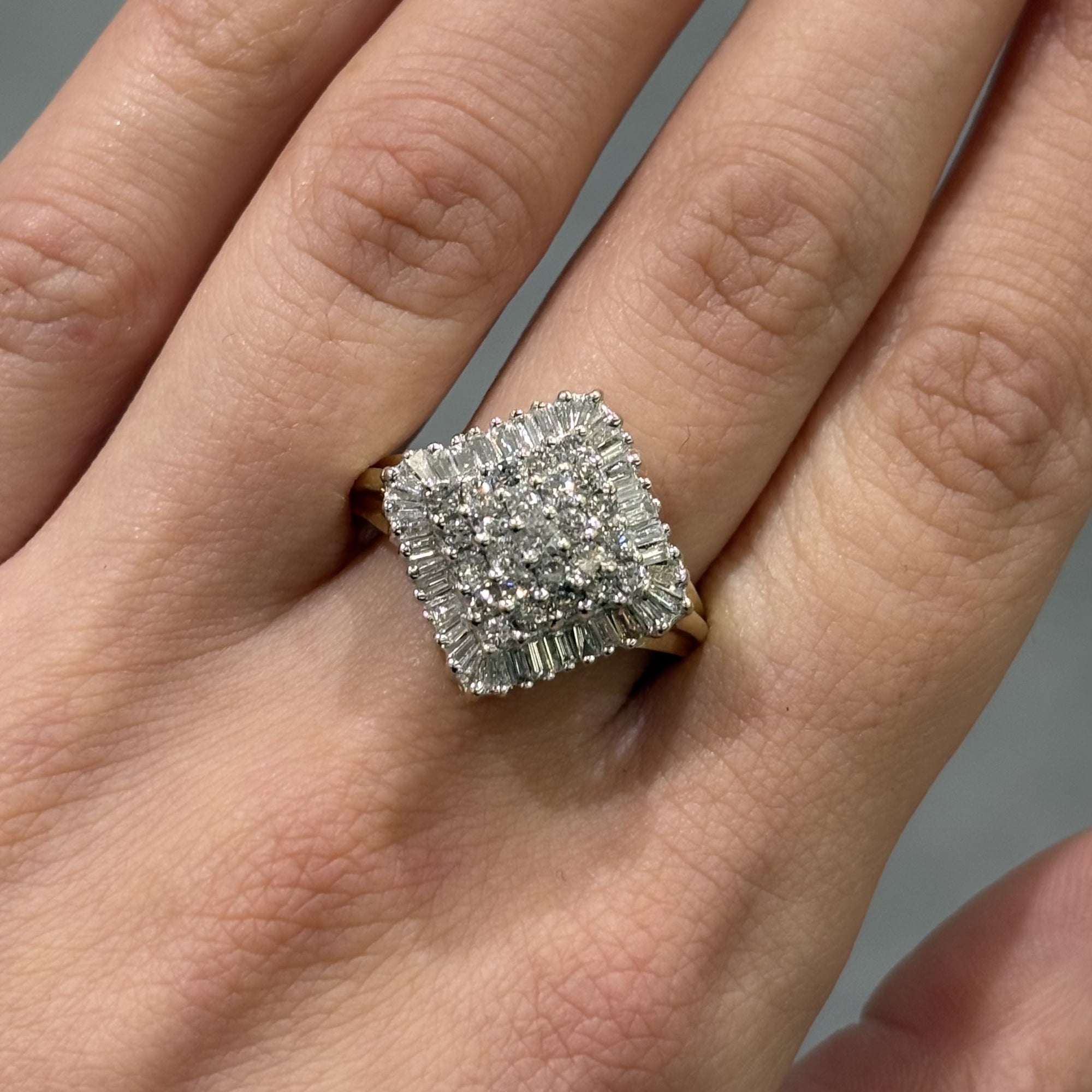 Pre-Owned 9ct Yellow Gold 1.00ct Diamond Round Brilliant &amp; Baguette Diamond Cluster Ring