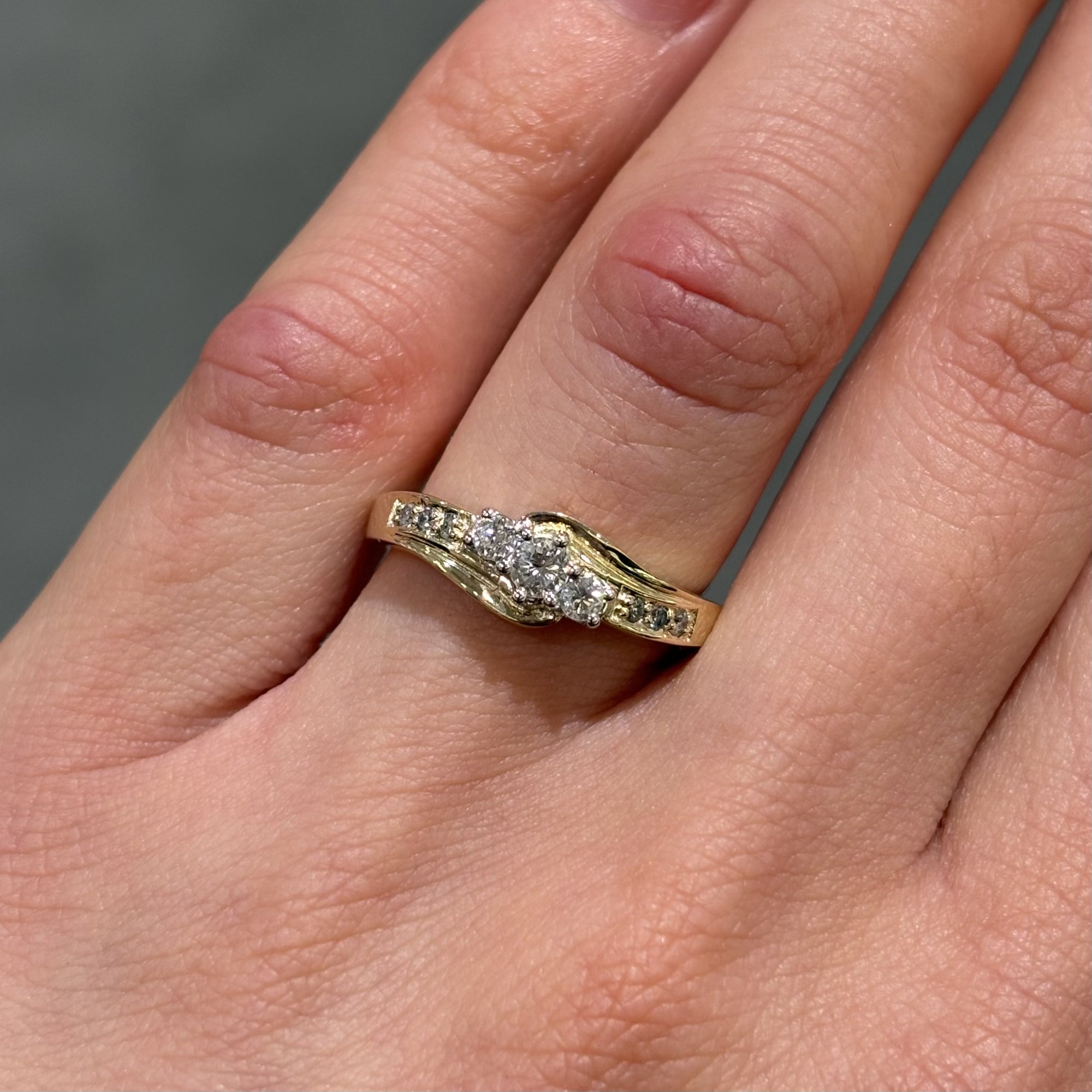 Pre-Owned 9ct Yellow Gold 0.25ct Diamond 3 Stone Ring