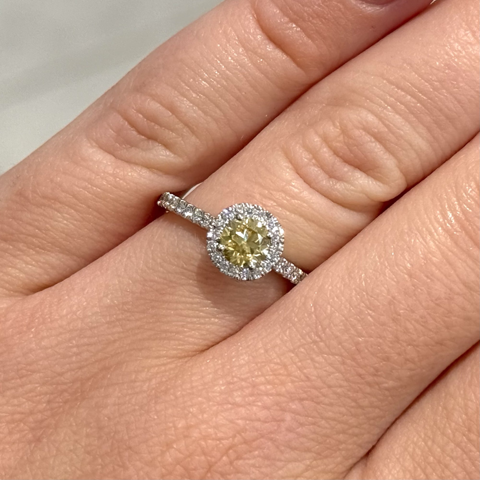 Platinum 0.85ct Diamond Halo Ring with Yellow Diamond