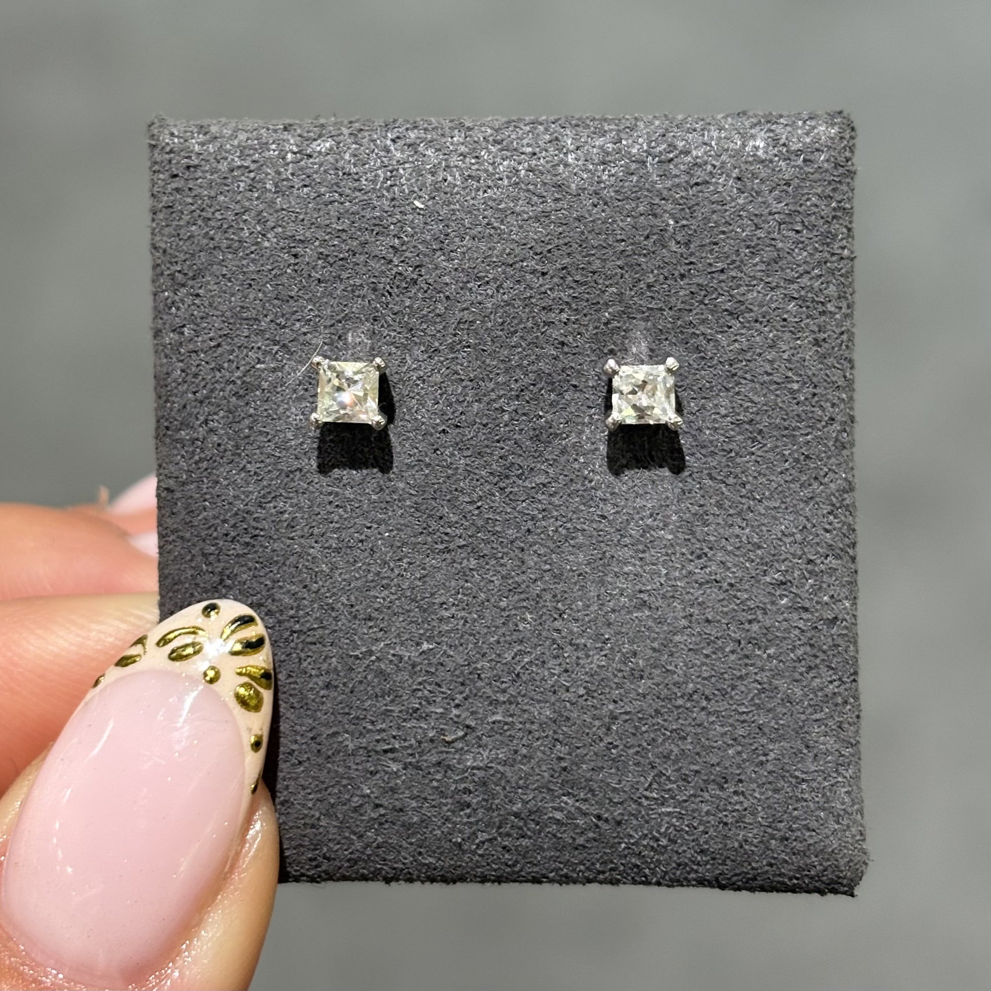 Pre-Owned 18ct White Gold 0.30ct Princess Cut Diamond Stud Earrings