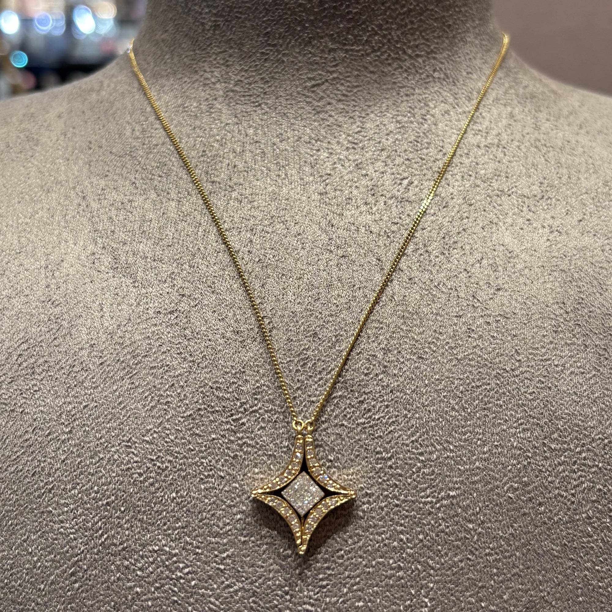 Pre-Owned 14ct Yellow Gold 0.50ct Diamond Articulated Necklace