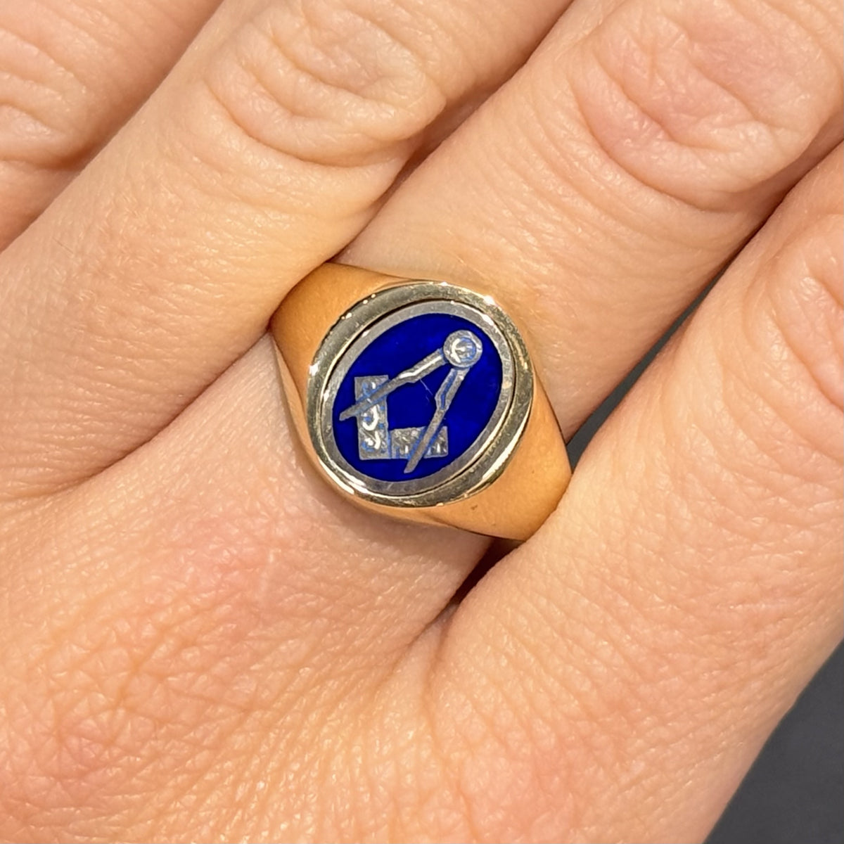 Pre-Owned 9ct Yellow Gold Masonic Swivel Ring 4.5g