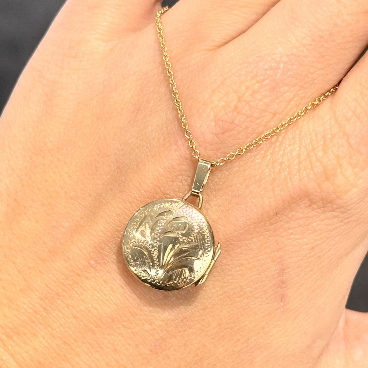 Pre-Owned 9ct Yellow Gold Round Locket