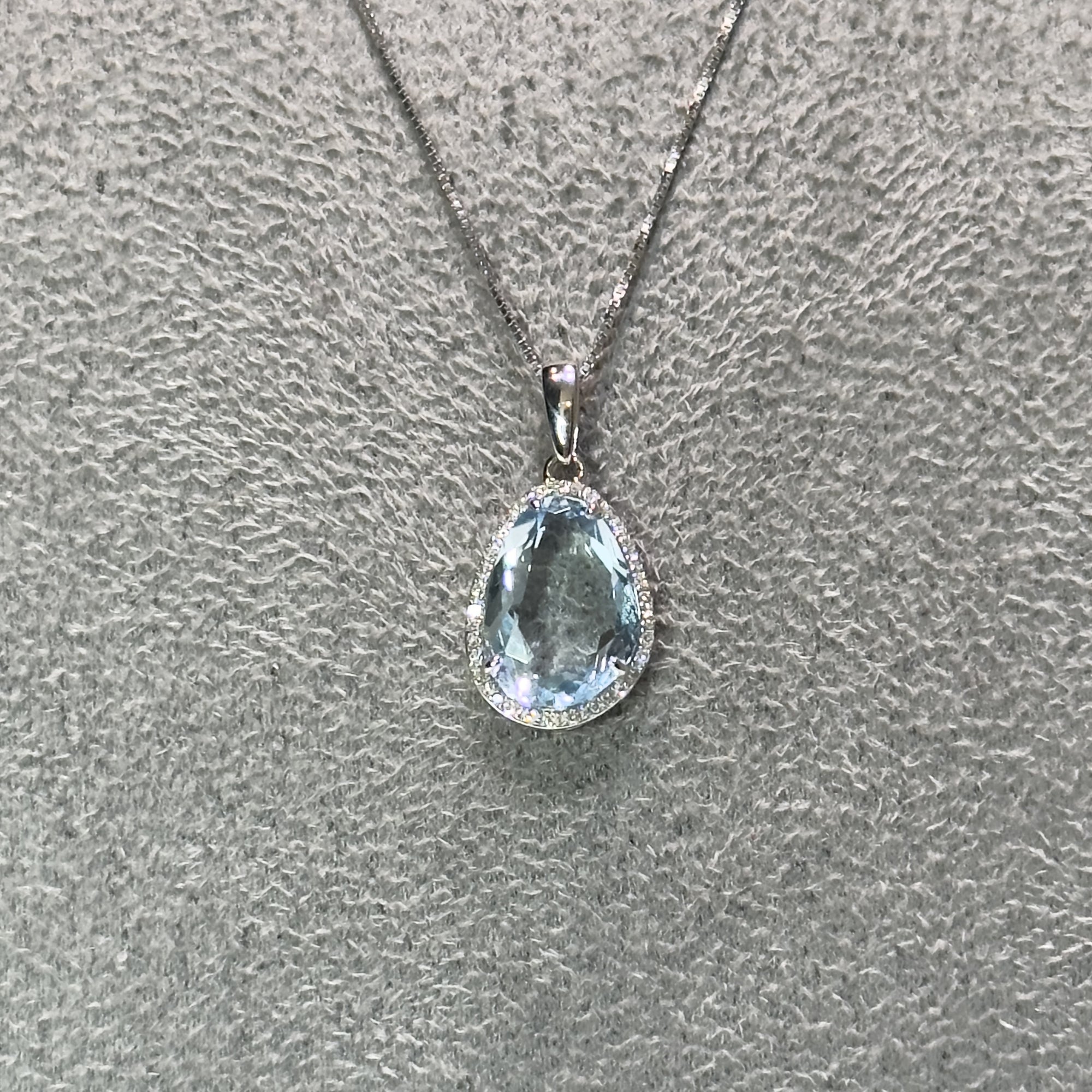 9ct White Gold  Irregular Blue Topaz Pendant
