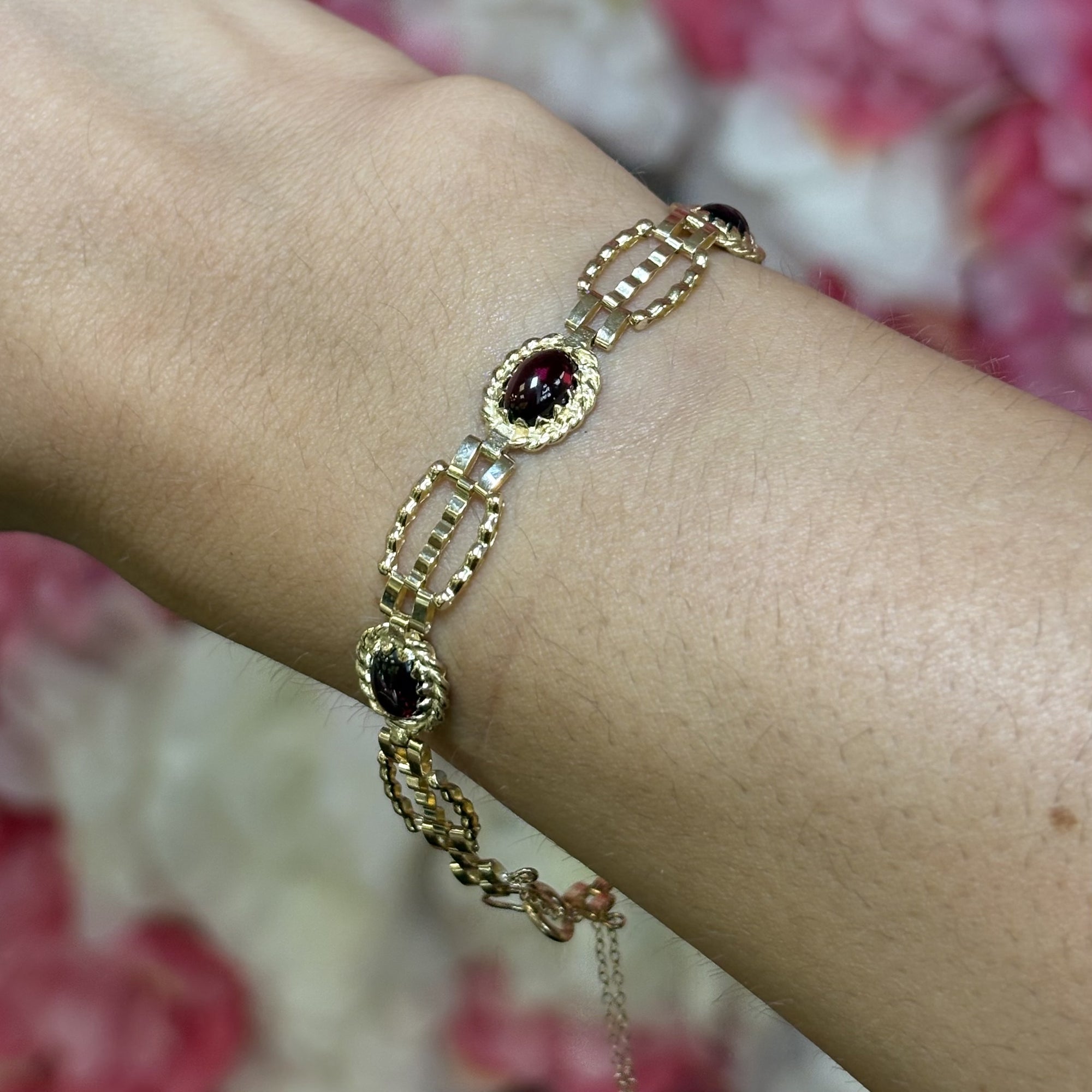 Pre-Owned 9ct Yellow Gold Synthetic Amethyst Bracelet