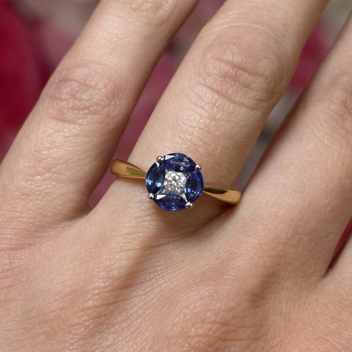 18ct Yellow Gold Marquise Cut Sapphire &amp; Diamond Cluster Ring