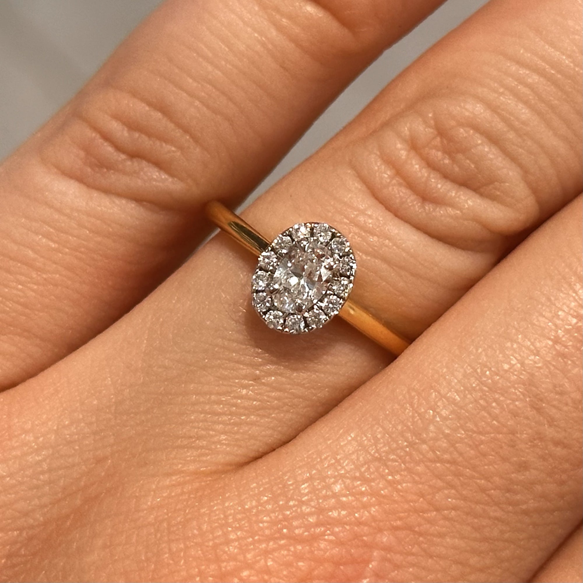 18ct Yellow Gold Oval Diamond Halo Ring