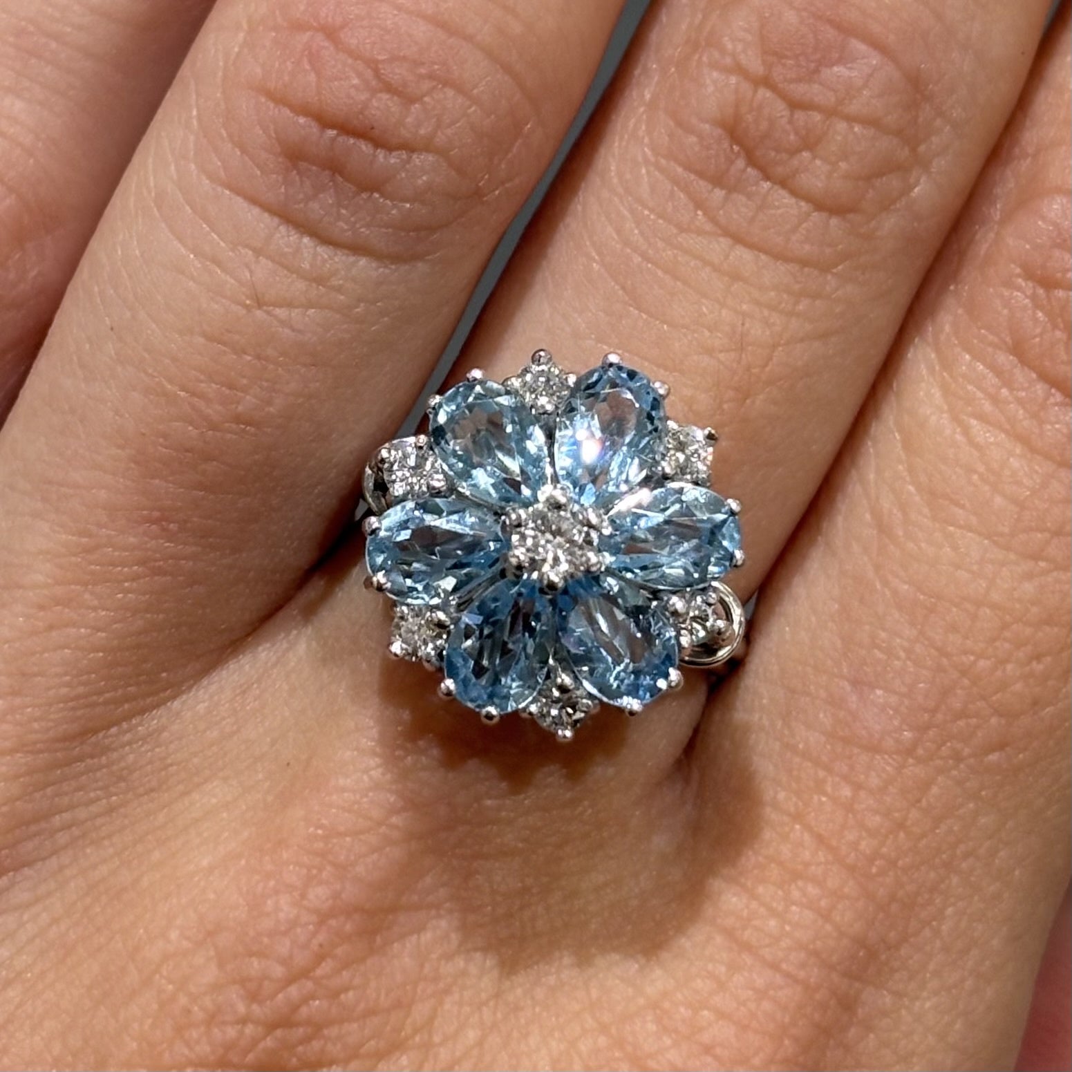 Pre-Owned 18ct White Gold 2.10ct Aquamarine &amp; 0.31ct Diamond Ring